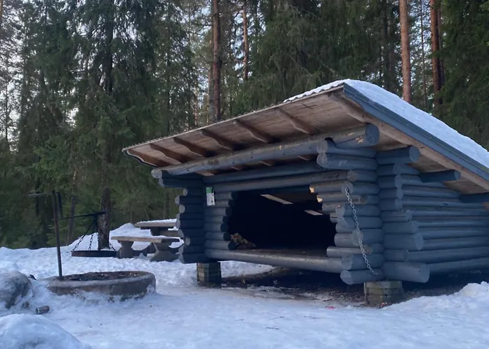 Elokuvateatterilla With The Movie Theater *