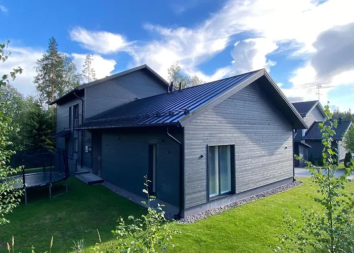 Elokuvateatterilla With The Movie Theater شقة *